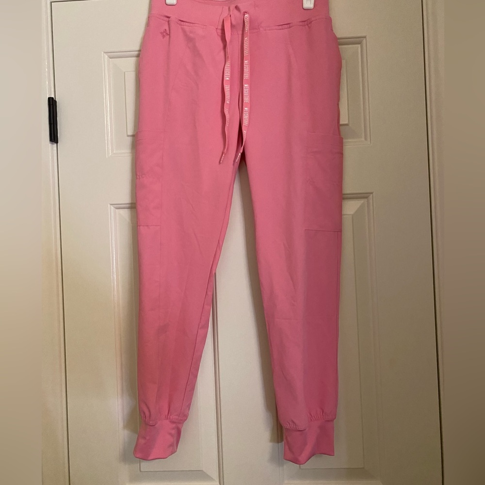MedCouture Scrub Jogger Pants “Peaches” Collection